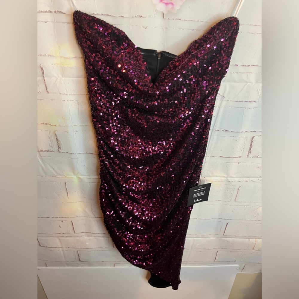 Lulus Strapless Sequined Astymetrical Bottom Mini Dress. Size S NWT